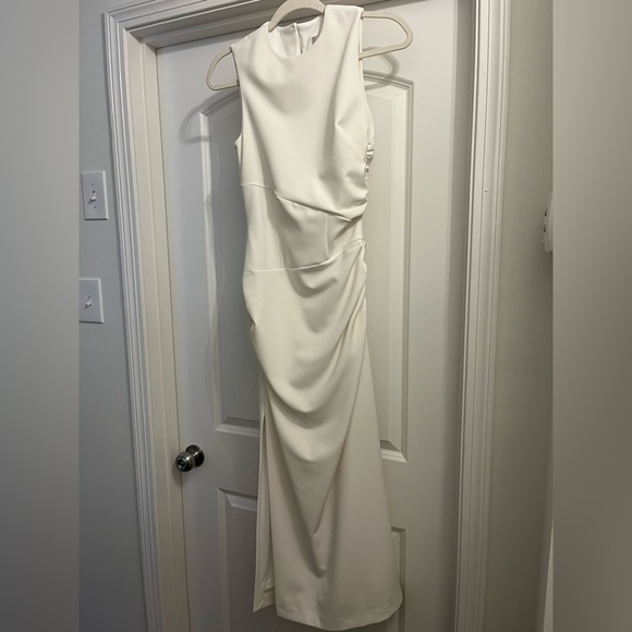 BHLDN Elegant White Wedding Dress - Picture 4 of 6